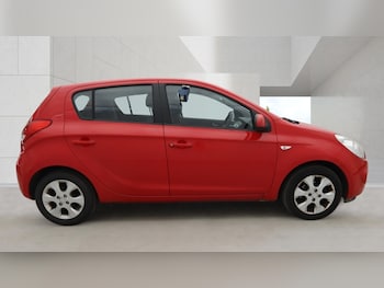 Used Hyundai i20 2011 for sale - 79118018: Photo