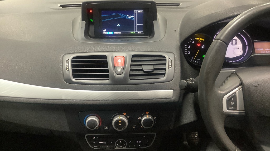 Used Renault Megane 2011 for sale - 76935462: Photo 11