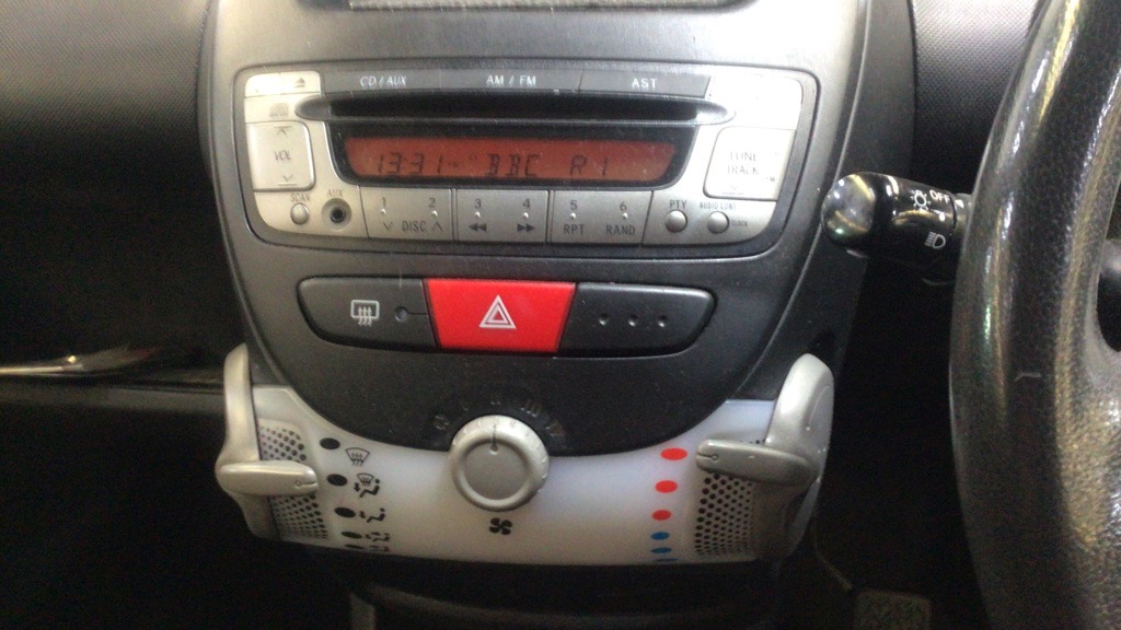 Used Toyota AYGO 2013 for sale - 76407754: Photo 11