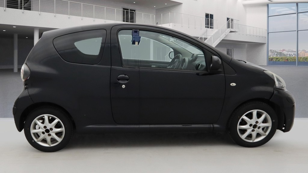 Used Toyota AYGO 2013 for sale - 76407754: Photo 3