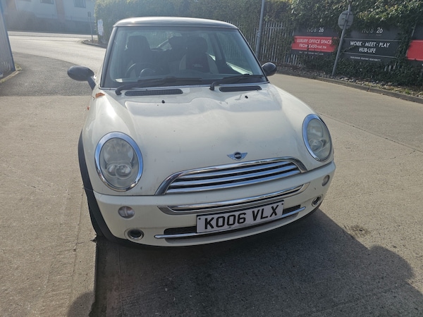 Used MINI Hatch 2006 for sale - 76252345: Photo 2