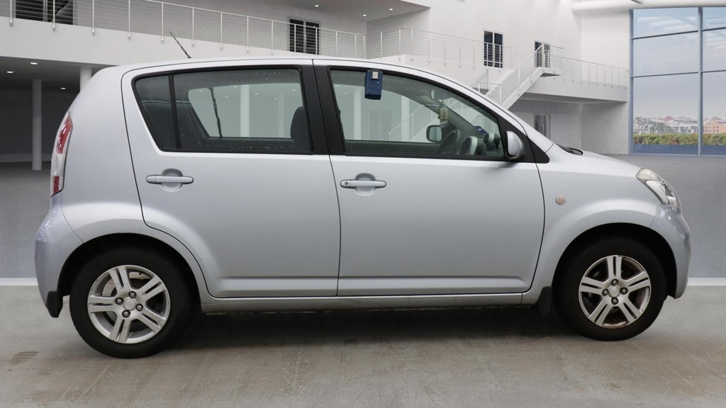Used Daihatsu Sirion 2005 for sale - 77204989: Photo 3