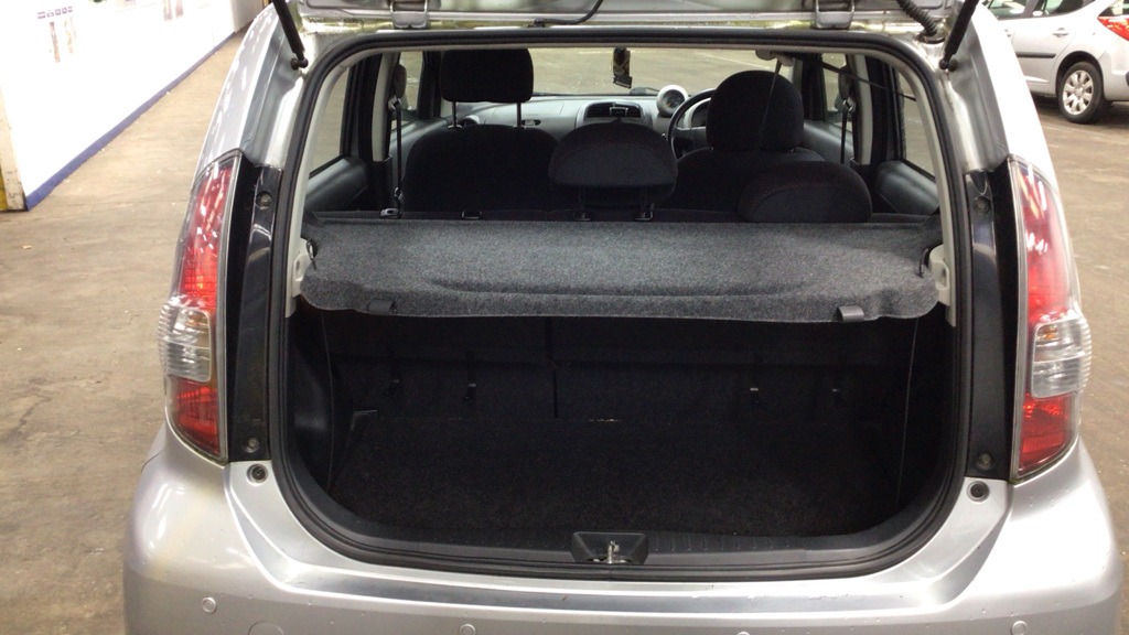 Used Daihatsu Sirion 2005 for sale - 77204989: Photo 9