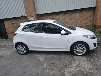 Used Mazda Mazda2 2010 for sale - 75644636: Photo