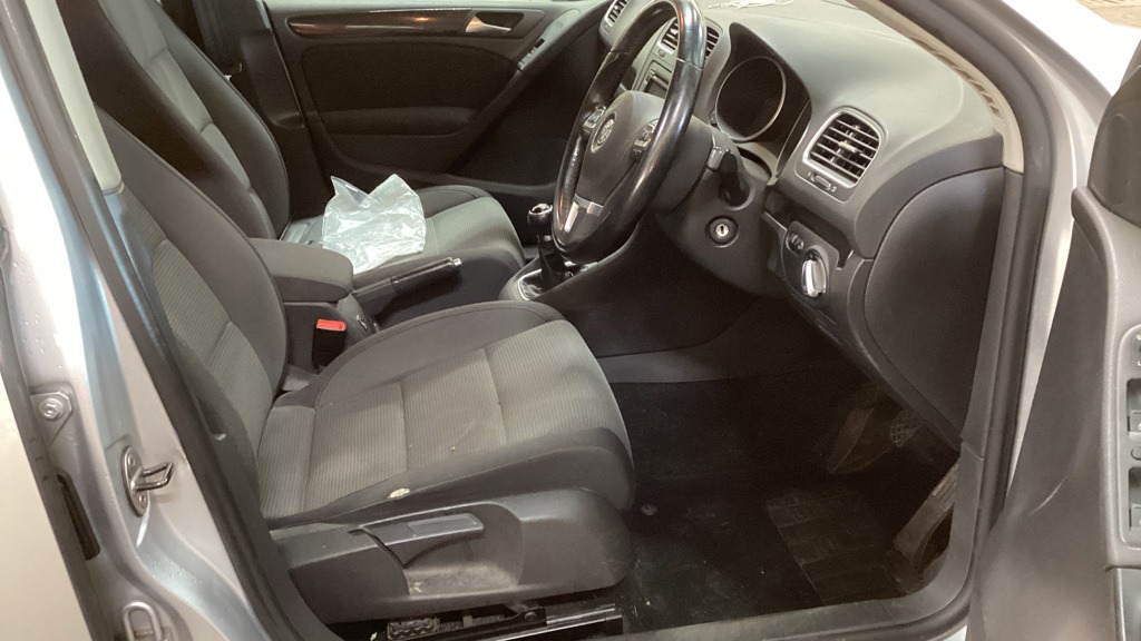 Used Volkswagen Golf 2012 for sale - 76752001: Photo 7