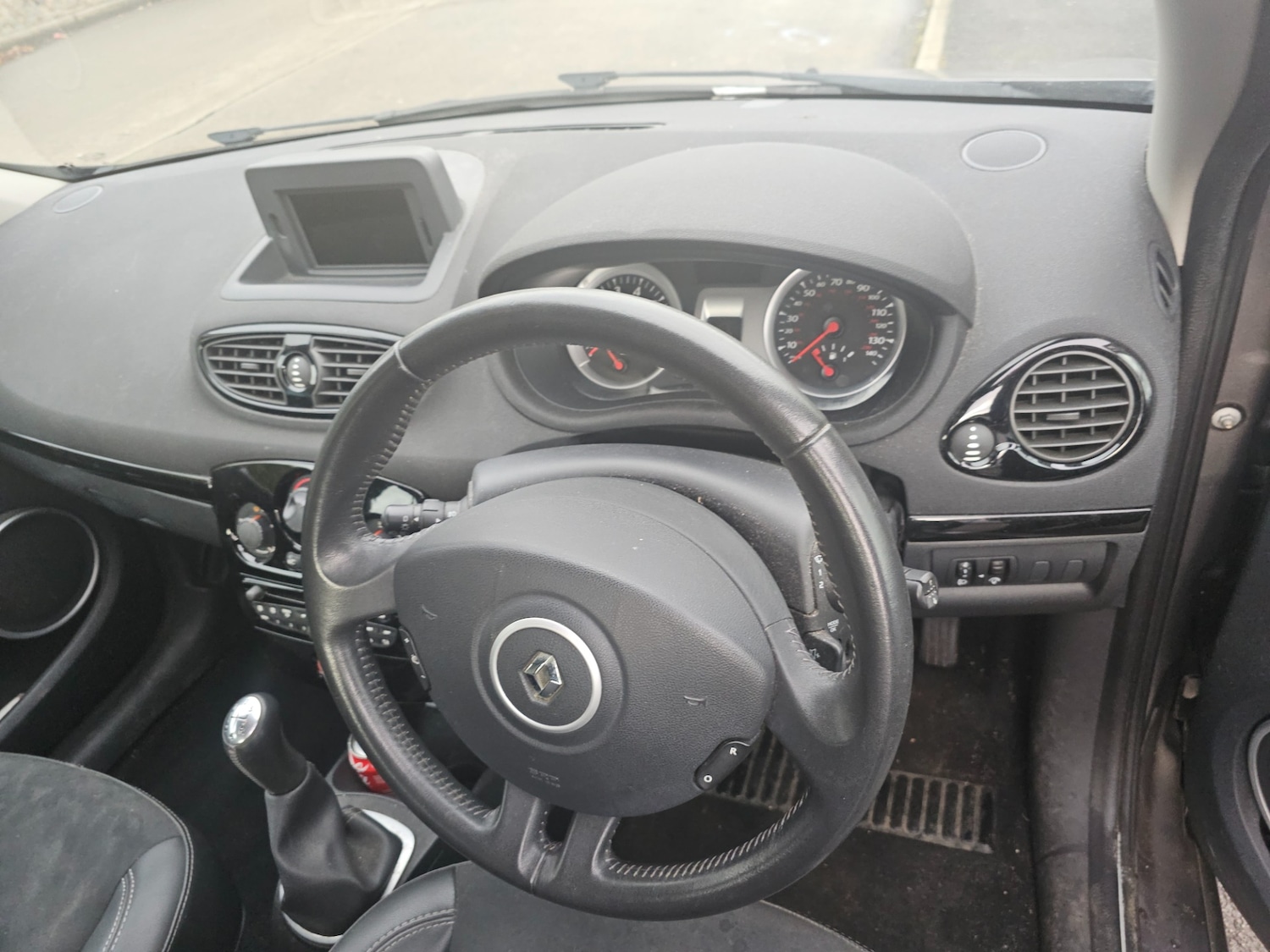 Used Renault Clio 2012 for sale - 76461187: Photo 9