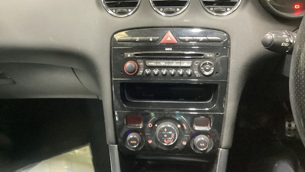 Used Peugeot 308 2010 for sale - 76096927: Photo 11