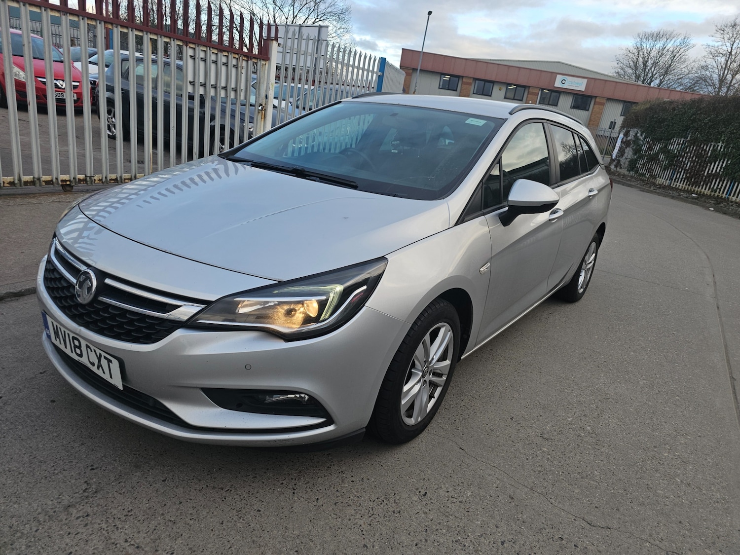 Used Vauxhall Astra 2018 for sale - 77822679: Photo 3