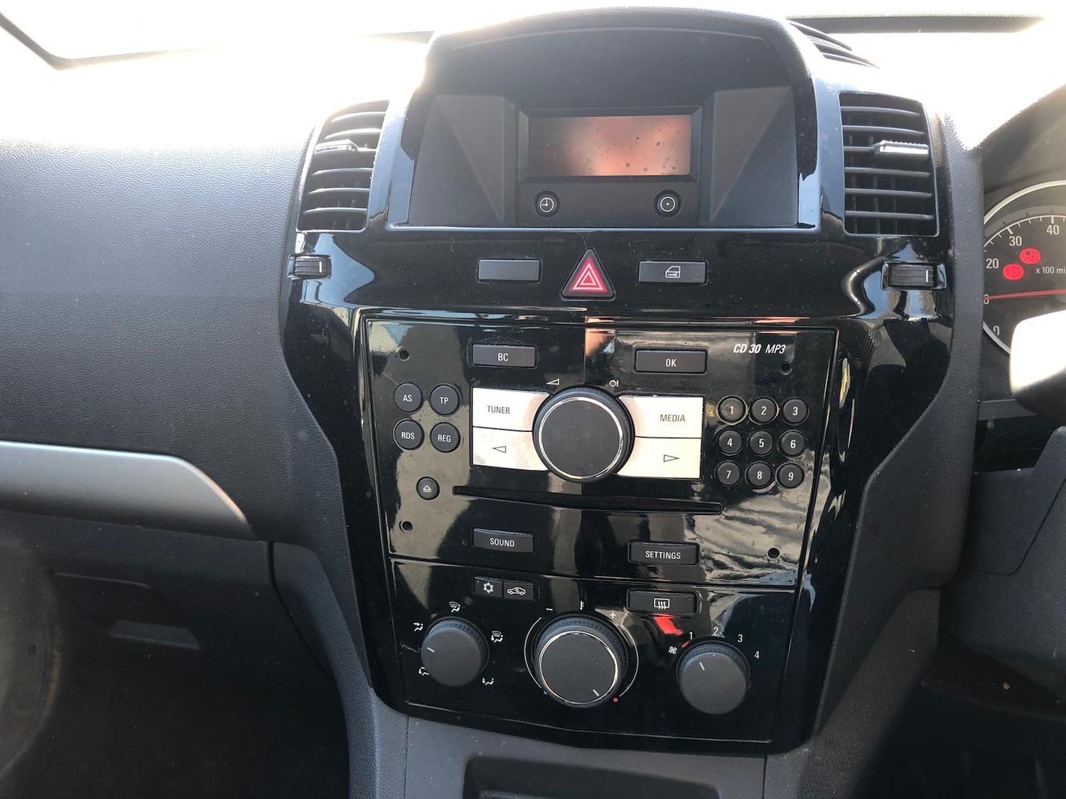 Used Vauxhall Zafira 2013 for sale - 77932088: Photo 14