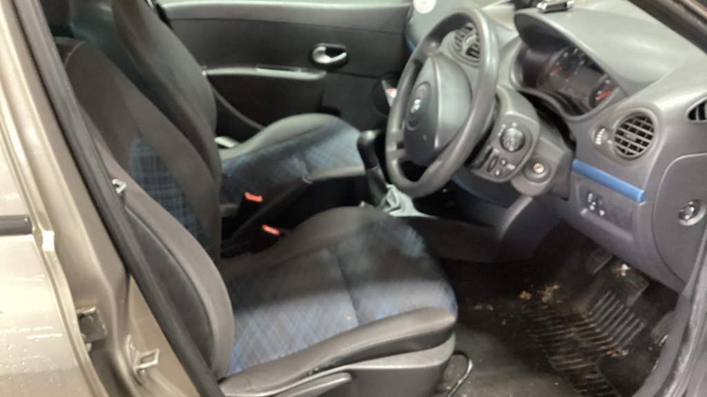 Used Renault Clio 2009 for sale - 77277650: Photo 7