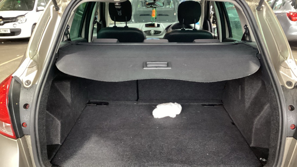 Used Renault Clio 2009 for sale - 77277650: Photo 9