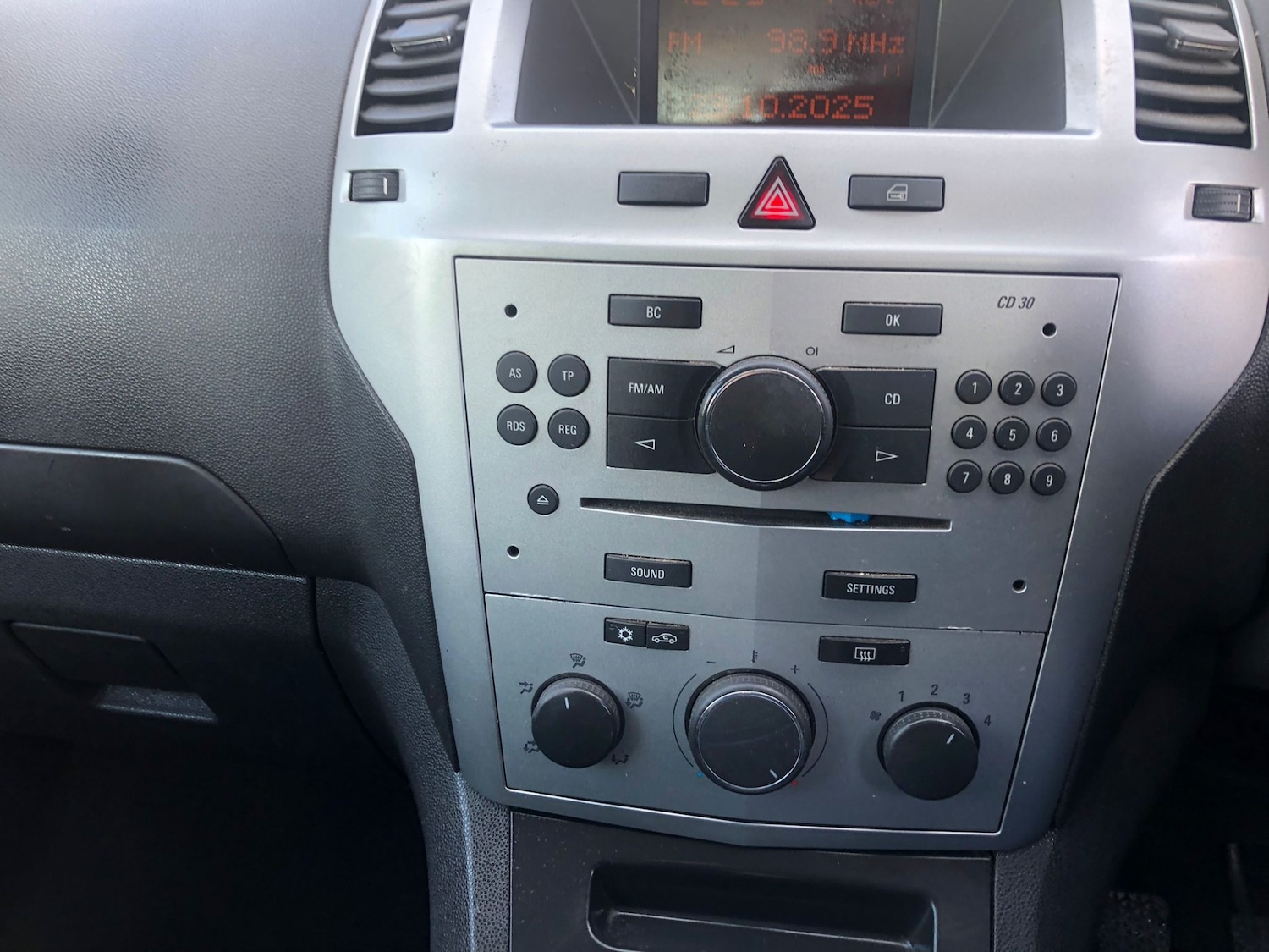 Used Vauxhall Zafira 2009 for sale - 76351437: Photo 14