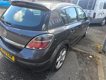 Used Vauxhall Astra 2010 for sale - 75745442: Photo