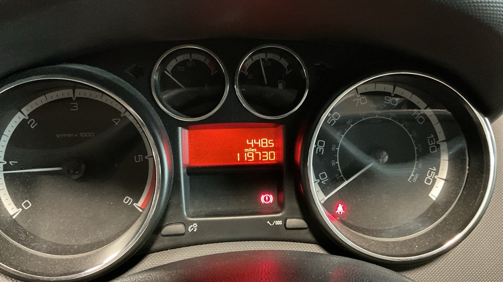 Used Peugeot 308 2013 for sale - 76952207: Photo 10