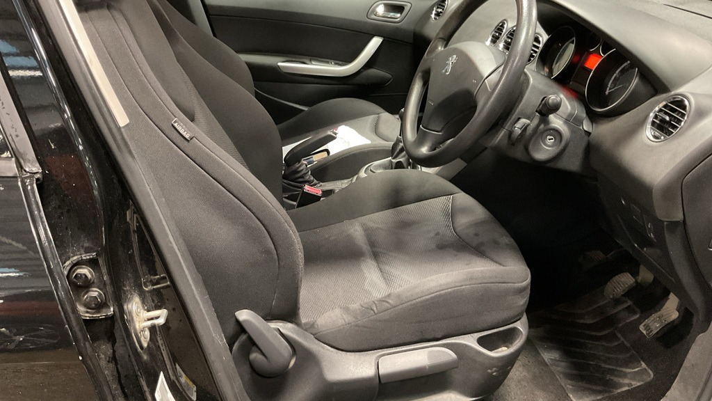 Used Peugeot 308 2013 for sale - 76952207: Photo 7