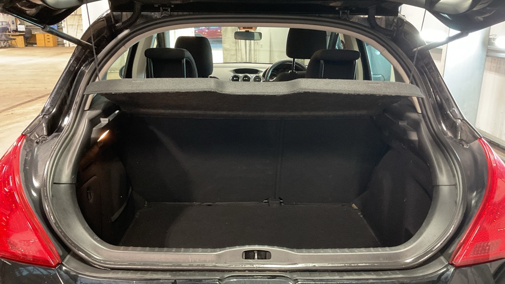 Used Peugeot 308 2013 for sale - 76952207: Photo 9