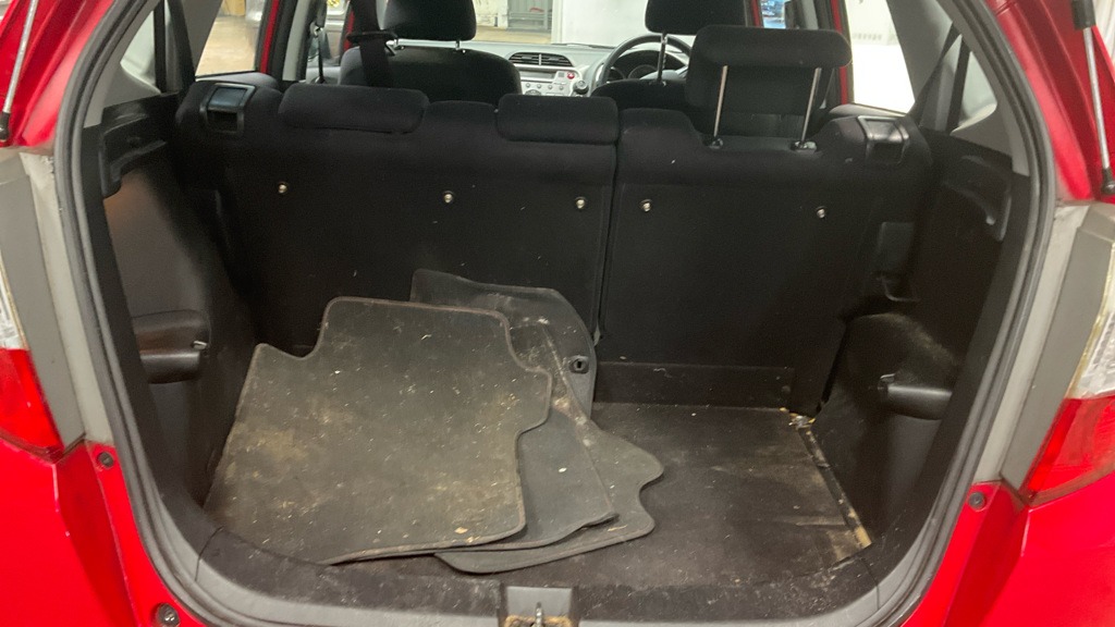 Used Honda Jazz 2010 for sale - 77020664: Photo 9