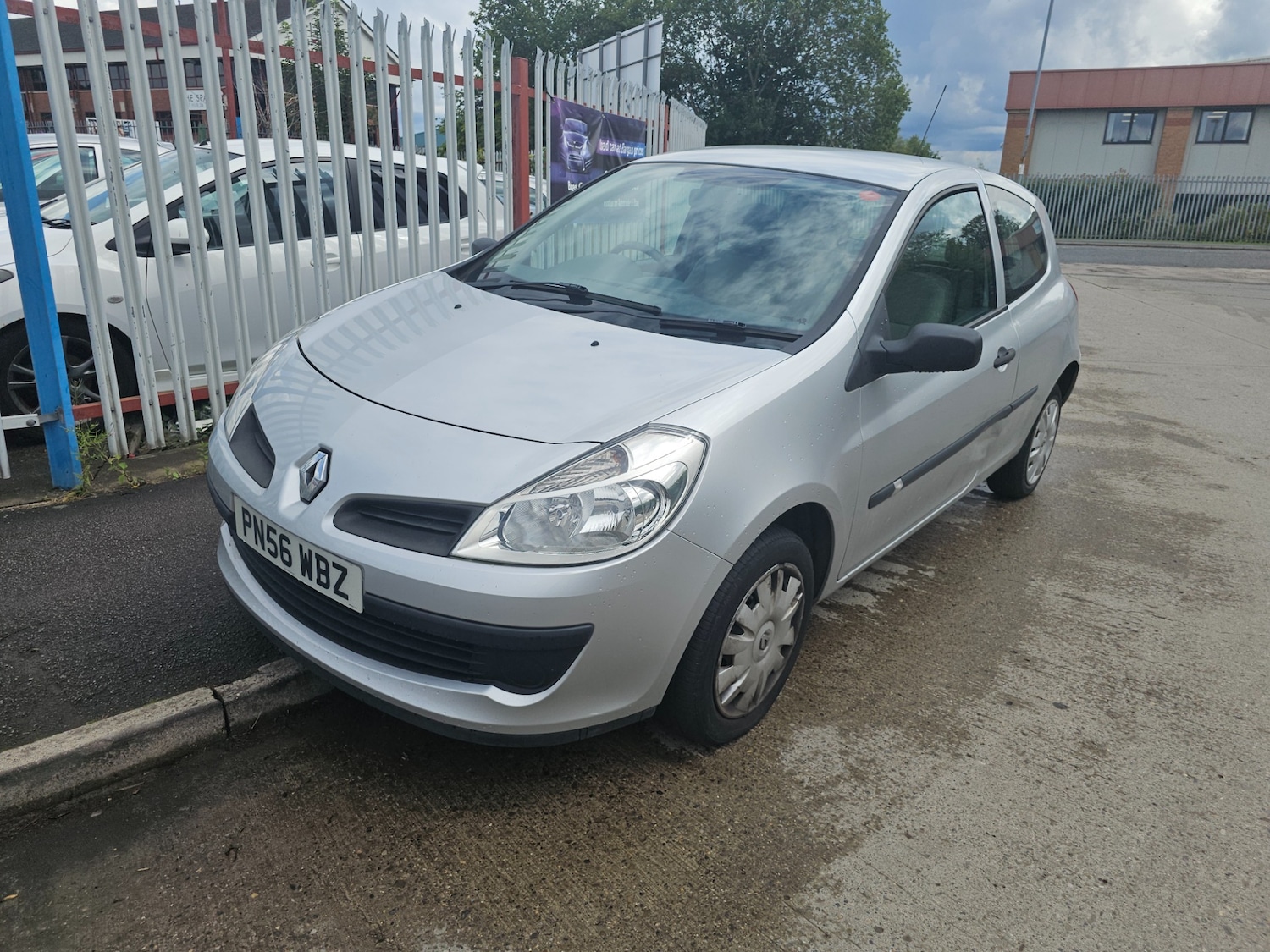 Renault Clio 2006 (56) - 1.2 16V Expression 3dr - Image 3