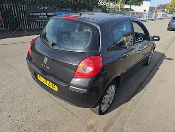 Used Renault Clio 2009 for sale - 76243925: Photo