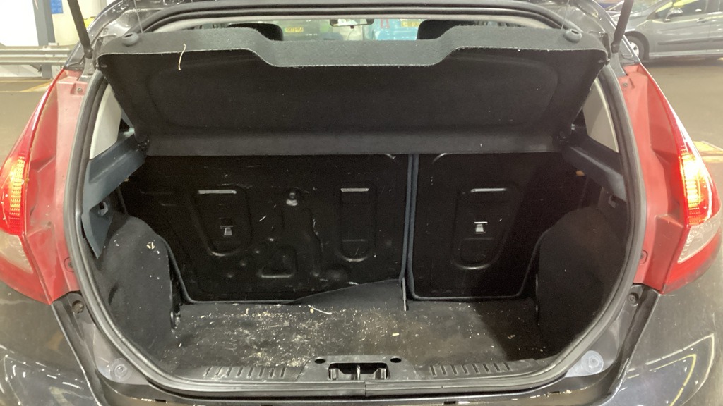 Used Ford Fiesta 2010 for sale - 77500684: Photo 9