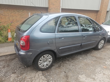 Used Citroen Xsara Picasso 2010 for sale - 75349397: Photo