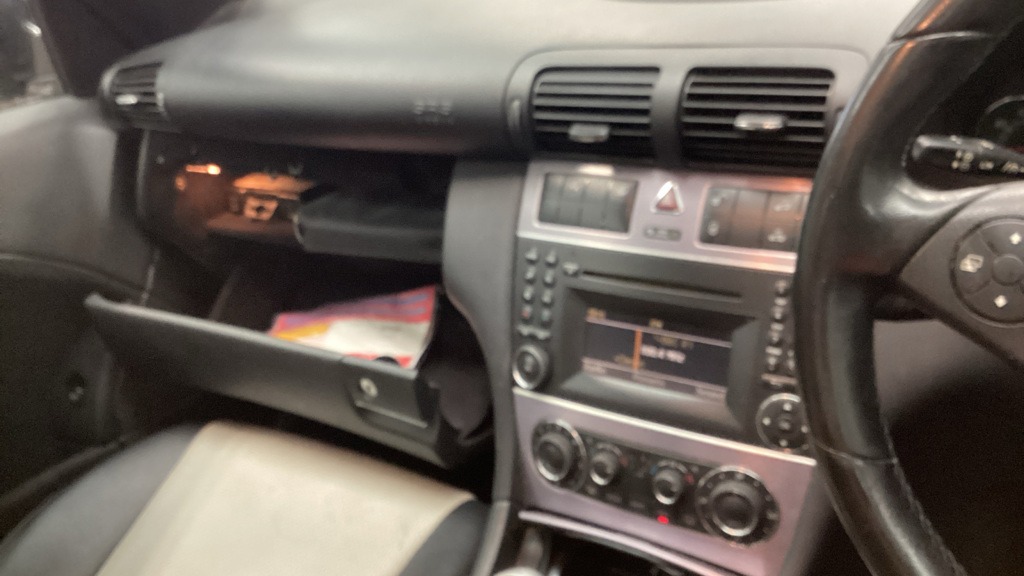 Used Mercedes-Benz CLC Class 2009 for sale - 77673751: Photo 11