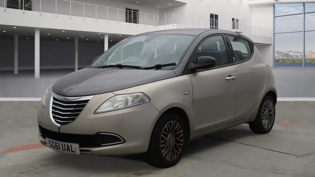 Used Chrysler Ypsilon 2011 for sale - 76408322: Photo 2