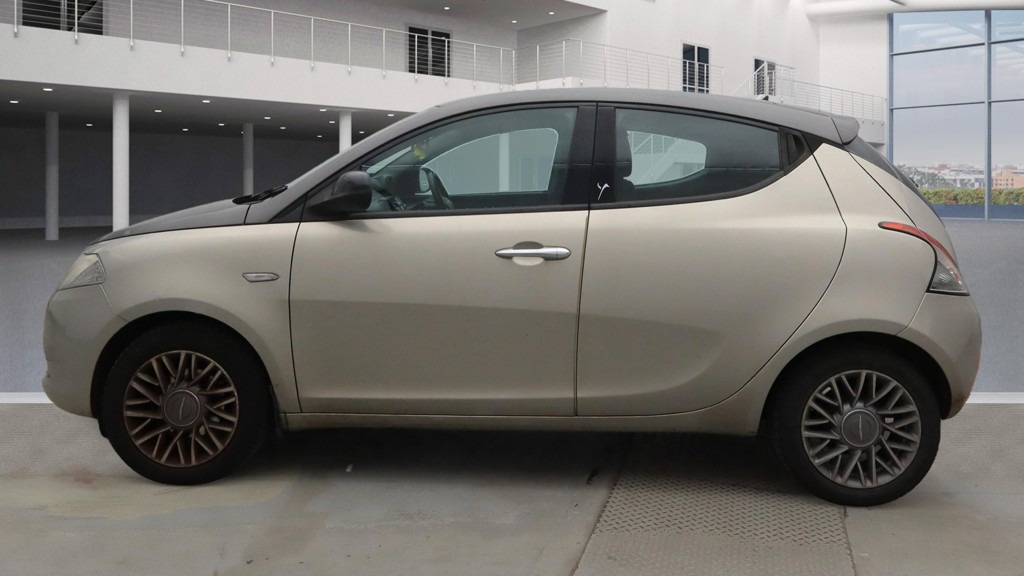 Used Chrysler Ypsilon 2011 for sale - 76408322: Photo 6