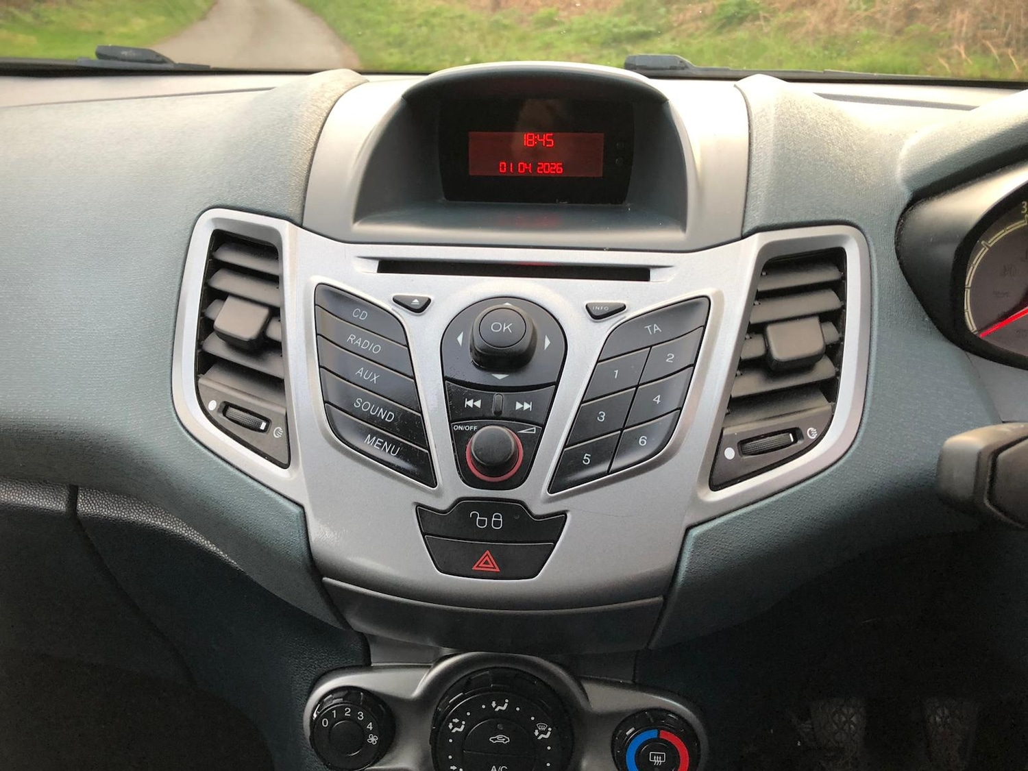 Used Ford Fiesta 2010 for sale - 78098441: Photo 21