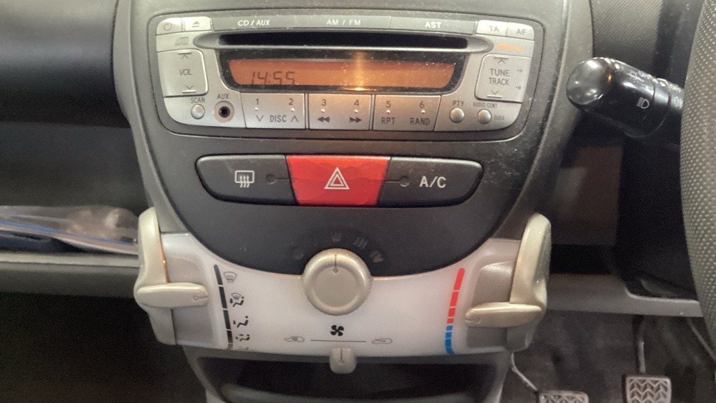 Used Peugeot 107 2008 for sale - 77171332: Photo 11