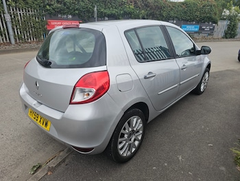 Used Renault Clio 2009 for sale - 75628412: Photo
