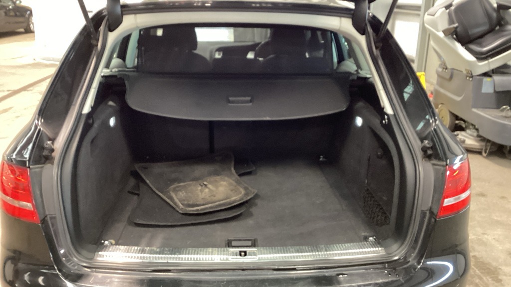 Used Audi A4 2011 for sale - 77090202: Photo 9