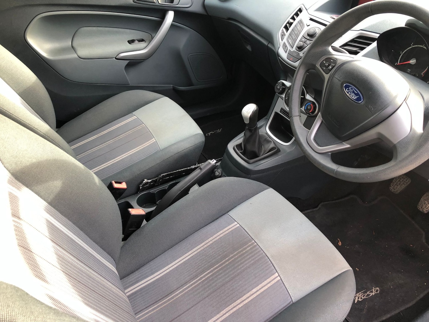 Used Ford Fiesta 2010 for sale - 76517621: Photo 12