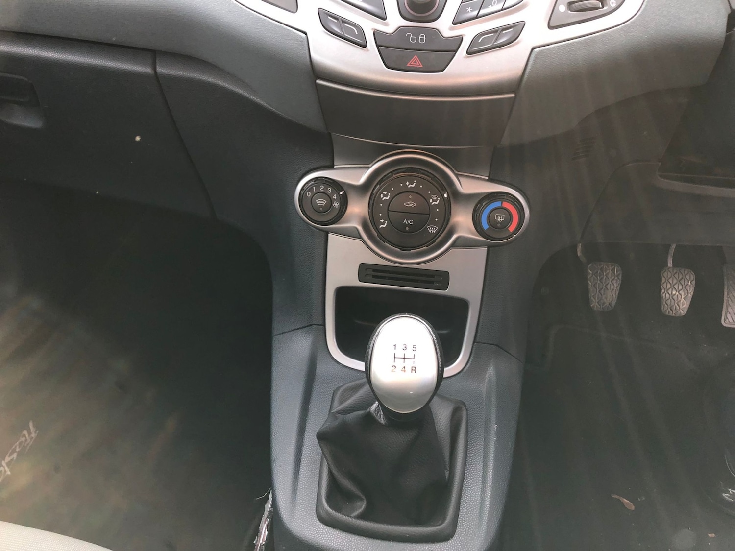 Used Ford Fiesta 2010 for sale - 76517621: Photo 16