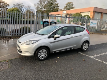 Used Ford Fiesta 2010 for sale - 76517621: Photo