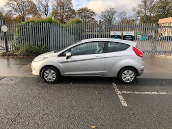 Used Ford Fiesta 2010 for sale - 76517621: Photo