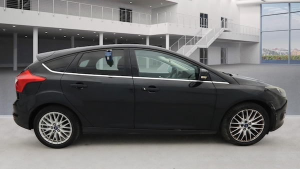 Used Ford Focus 2011 for sale - 76096931: Photo 3