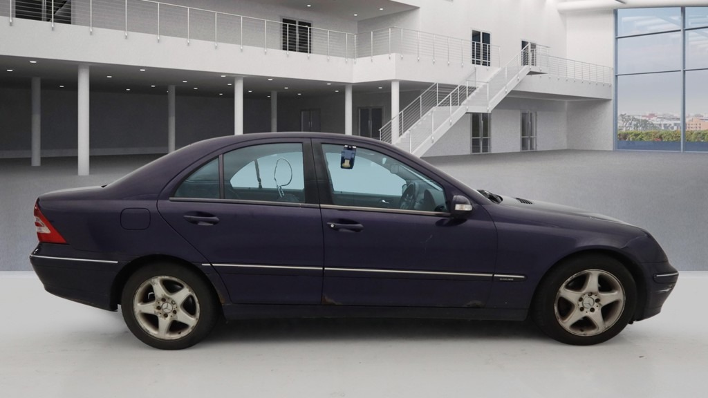 Used Mercedes-Benz C Class 2003 for sale - 76951531: Photo 3