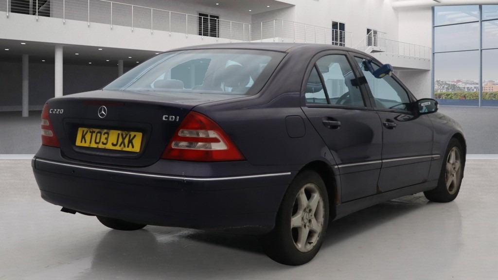 Used Mercedes-Benz C Class 2003 for sale - 76951531: Photo 4