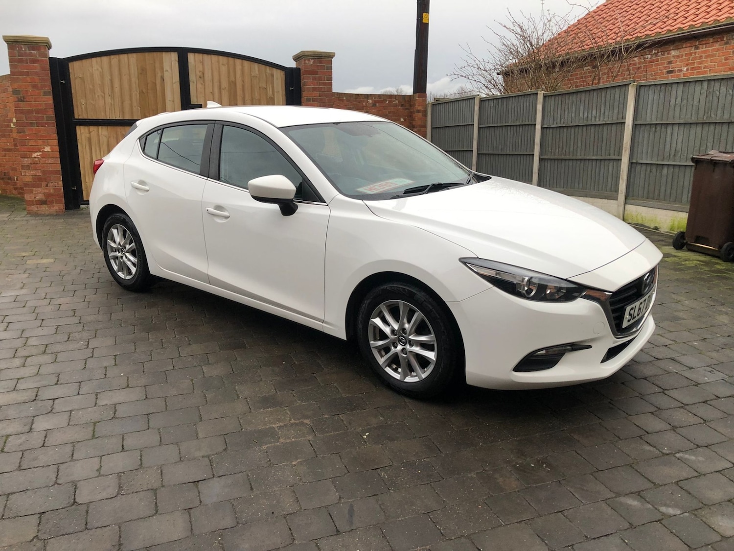 Used Mazda Mazda3 2017 for sale - 77636887: Photo 4