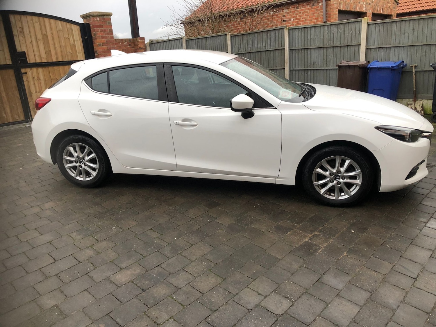 Used Mazda Mazda3 2017 for sale - 77636887: Photo 5