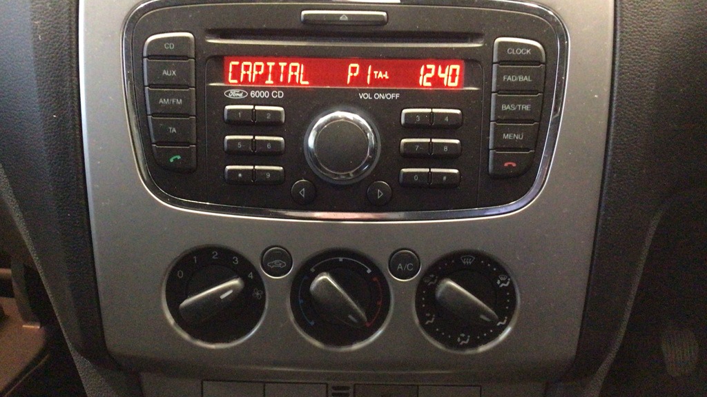 Used Ford Focus 2010 for sale - 77212362: Photo 11