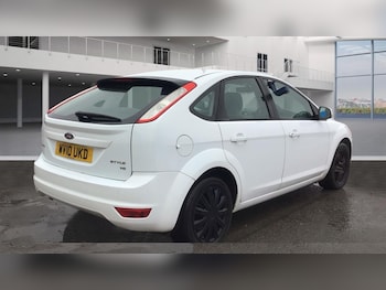 Used Ford Focus 2010 for sale - 77212362: Photo