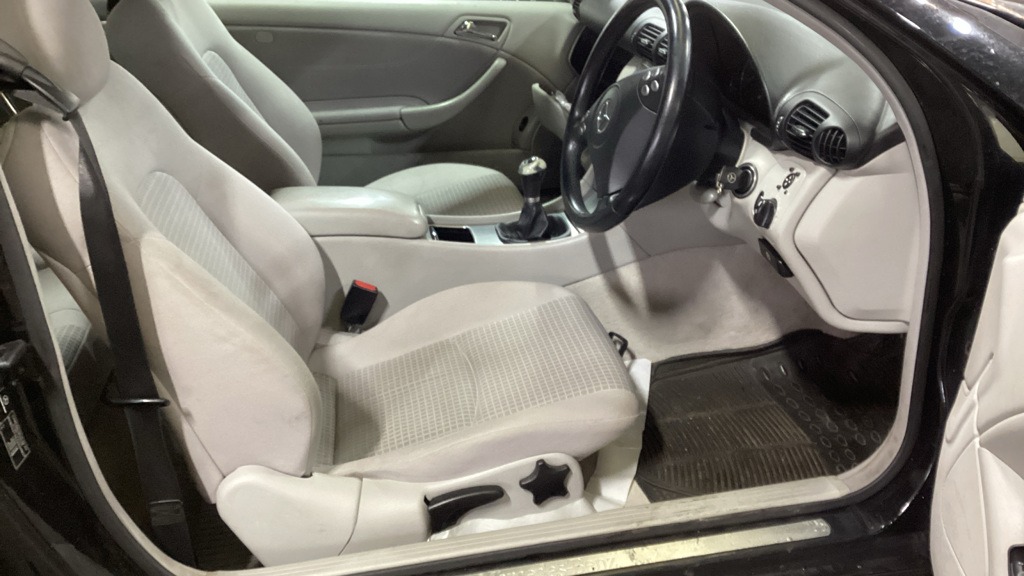 Used Mercedes-Benz C Class 2004 for sale - 77429355: Photo 7