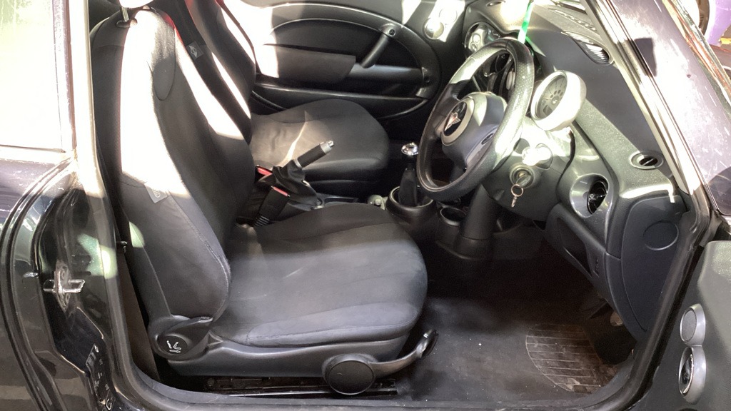 Used MINI Hatch 2005 for sale - 77171152: Photo 8