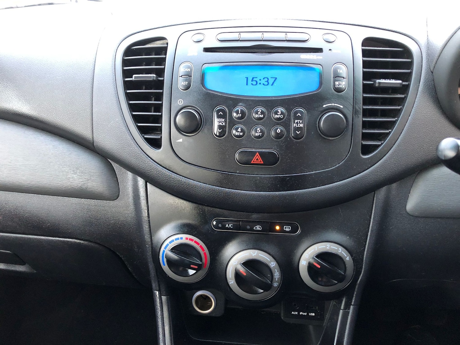 Used Hyundai i10 2013 for sale - 77198510: Photo 19