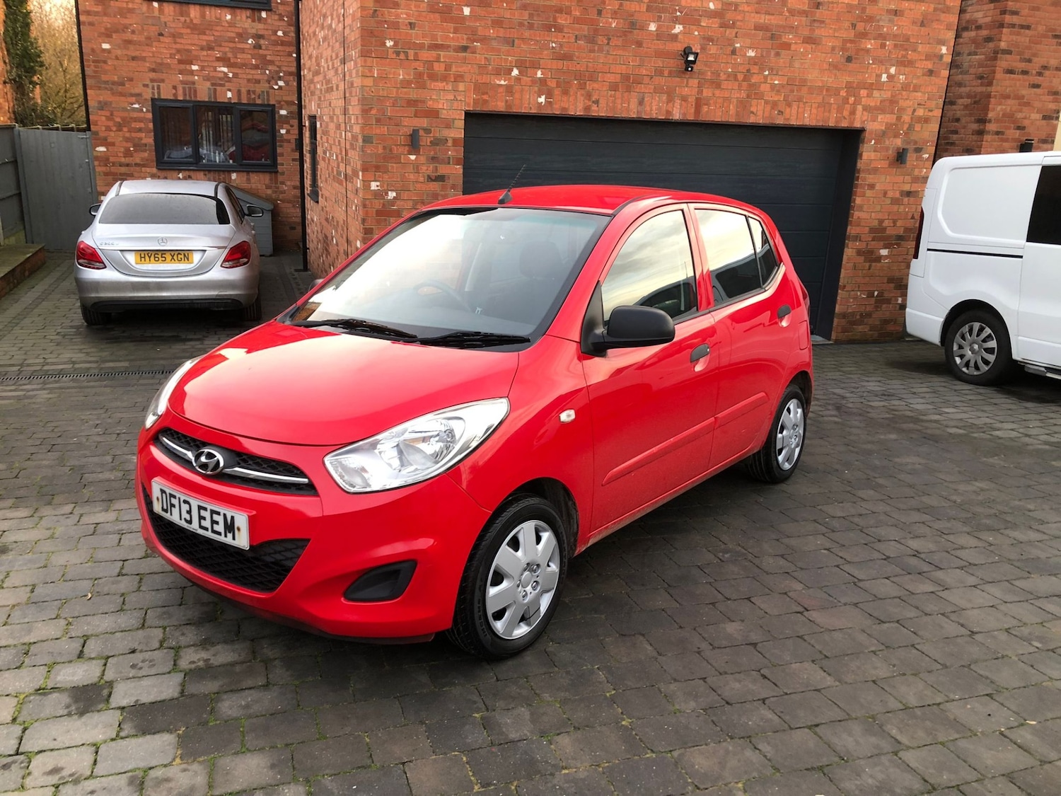 Used Hyundai i10 2013 for sale - 77198510: Photo 2