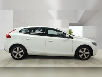 Used Volvo V40 2016 for sale - 79192432: Photo