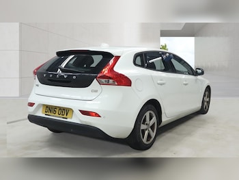 Used Volvo V40 2016 for sale - 79192432: Photo