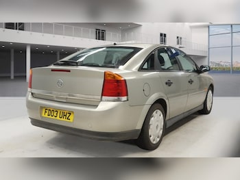 Used Vauxhall Vectra 2003 for sale - 77073332: Photo